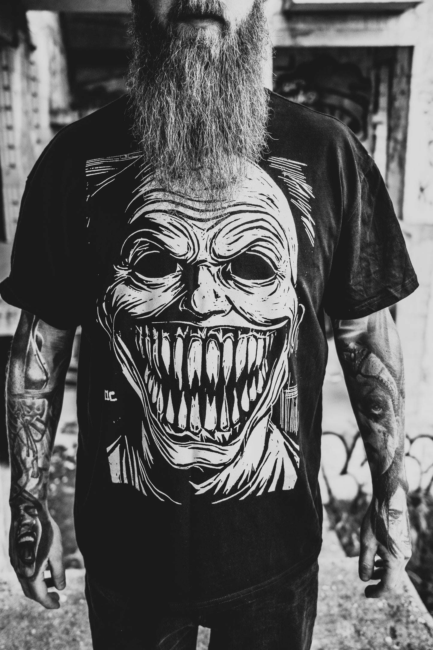 Smiley — limitowana T-shirt z autorskim linorytem Ociętego.