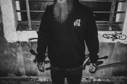 Ocięty — Bluza z etymologią i zdjęciem w masce.