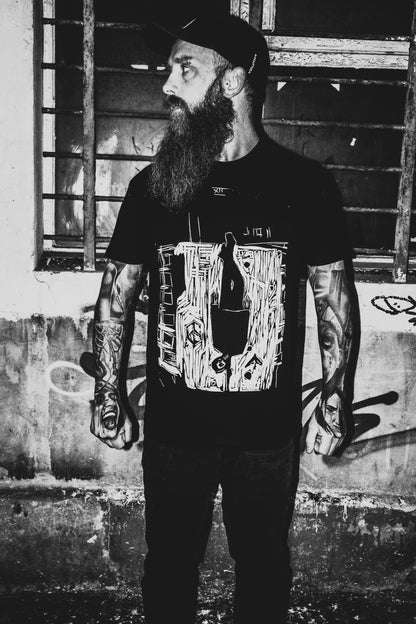 Wisielec XII — T-shirt z autorskim linorytem Ociętego.