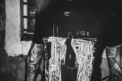 Wisielec XII — T-shirt z autorskim linorytem Ociętego.