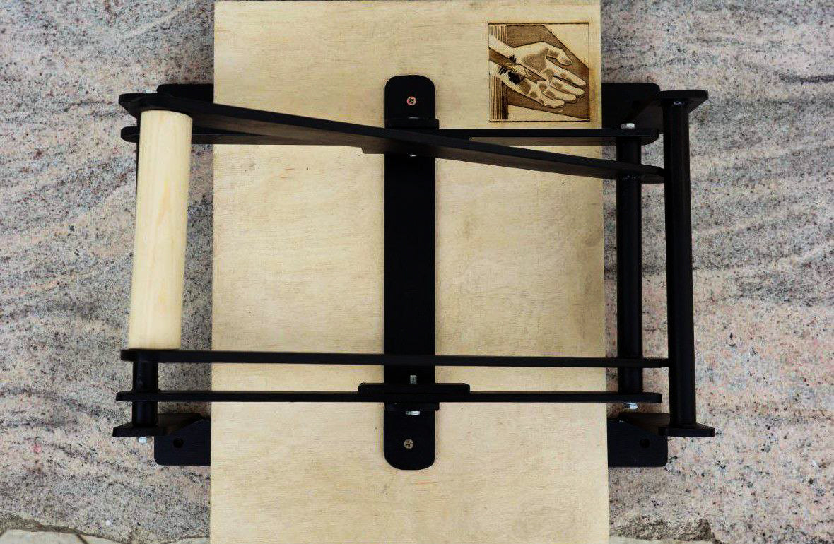 Ocięty Press — ręcznie robiona prasa linorytnicza A3