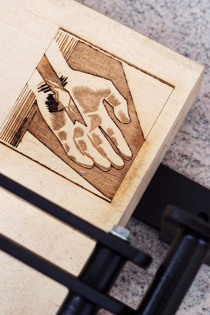 Ocięty Press — ręcznie robiona prasa linorytnicza A3