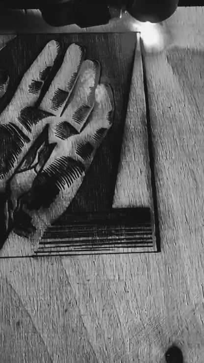 Ocięty Press — ręcznie robiona prasa linorytnicza A3